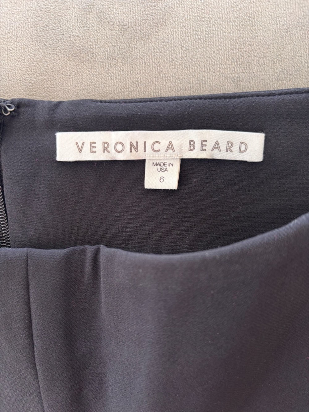 Veronica Beard Black Scuba Pants Zip Back Slim Ankle Size 6 Like New - Picture 2 of 4